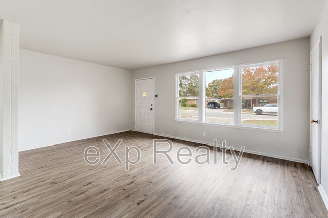 Building Photo - 322 Kate Schenck Ave