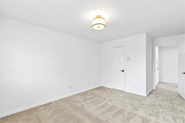 Building Photo - 3933 Woodlawn Ln