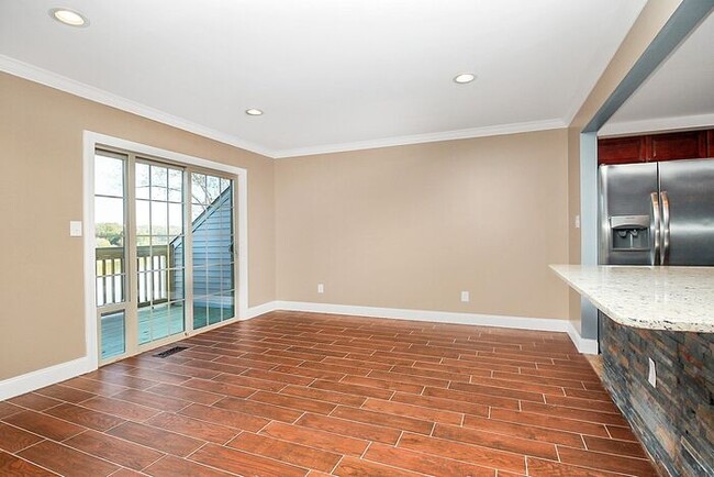 Building Photo - Newly Renovated Condominium in Quail Run
