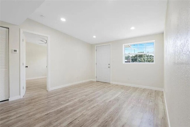 Building Photo - 6817 Larmon St