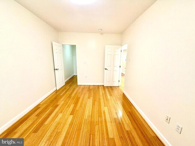 Building Photo - 937 Randolph St NW