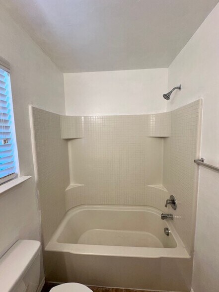 Building Photo - 6144 Cielo Ter