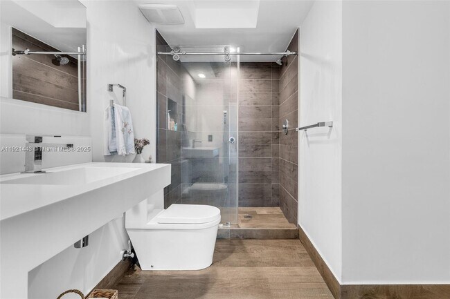 Building Photo - 55 SE 6th St