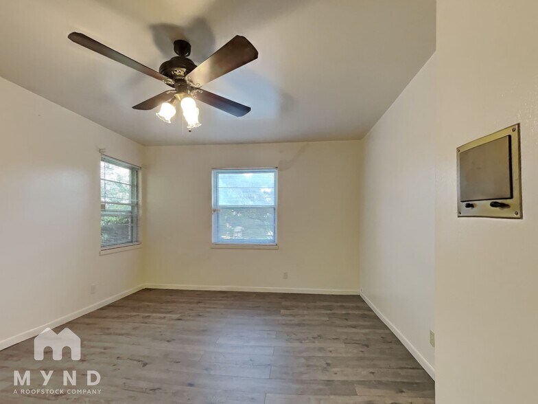 Building Photo - 7527 Quail Run Dr