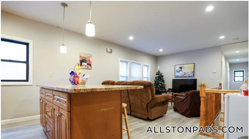 Building Photo - 117 Glenville Ave