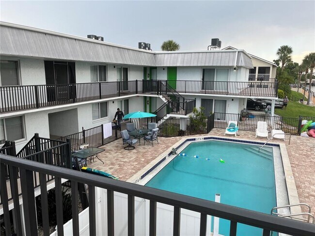 Building Photo - 4963 Viceroy St