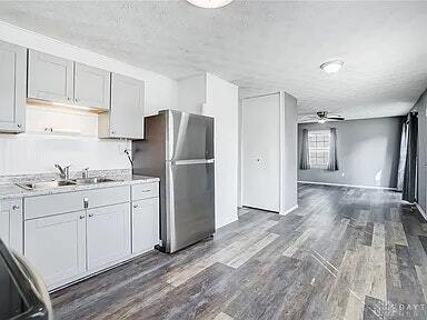 Building Photo - 393 Ridgebury Dr