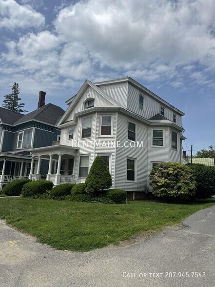 Building Photo - 28 Pleasant St