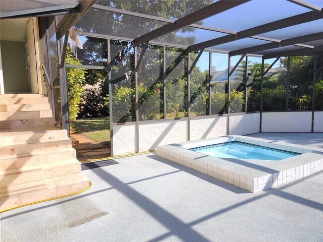 Building Photo - 805 La Guna Dr