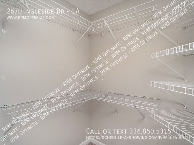Building Photo - 2670 Ingleside Dr