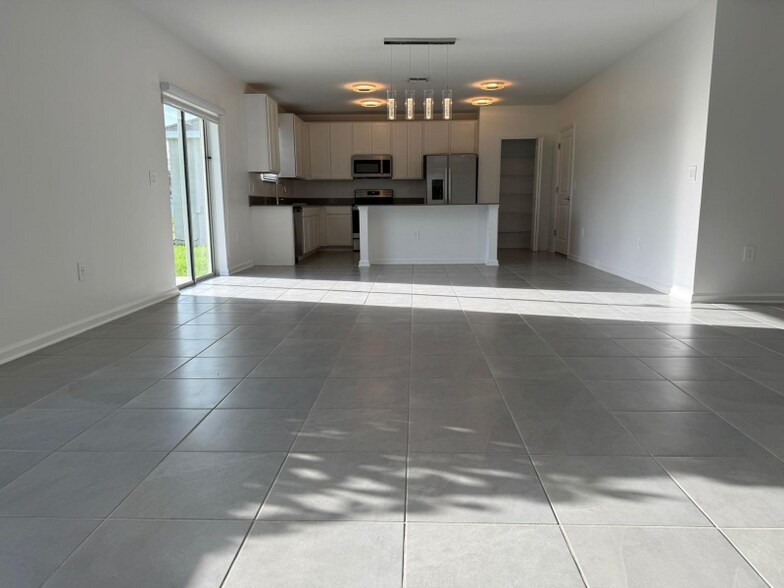 Building Photo - 1002 John Jacob Rd