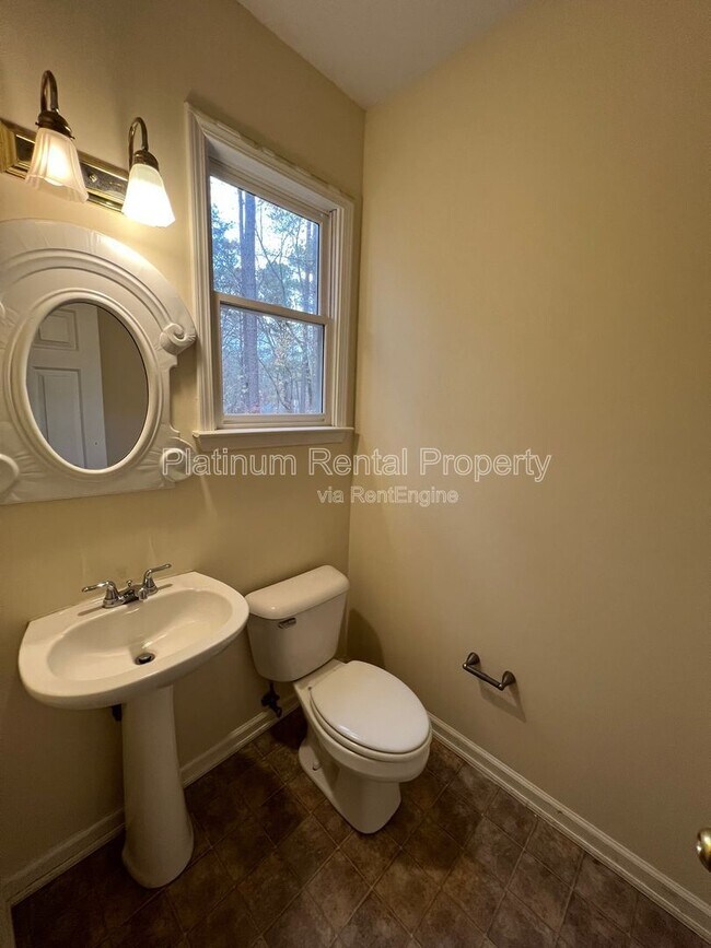 Building Photo - 7115 Red Fox Ln
