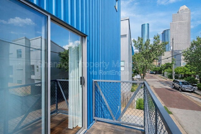 Building Photo - 906 Andrews St