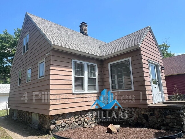 Building Photo - 106 Belden St