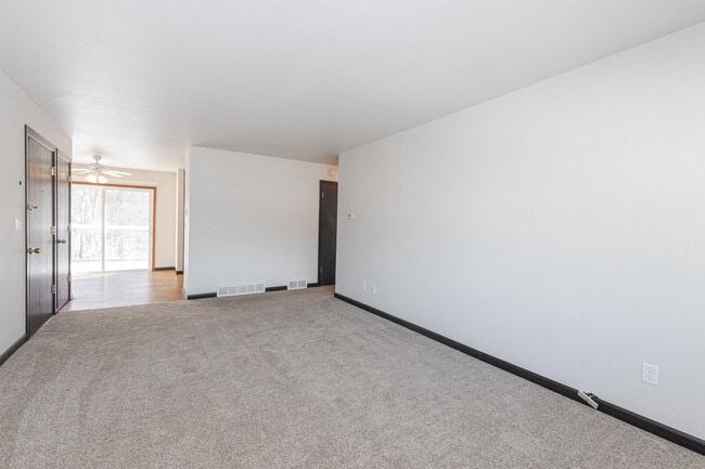 Building Photo - 721 Princeton Ct