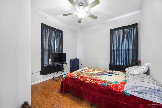 Building Photo - 13 Nannette Ave