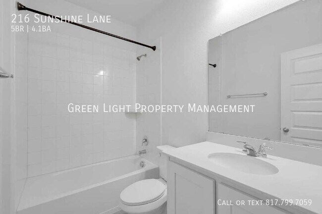 Building Photo - 216 Sunshine Ln