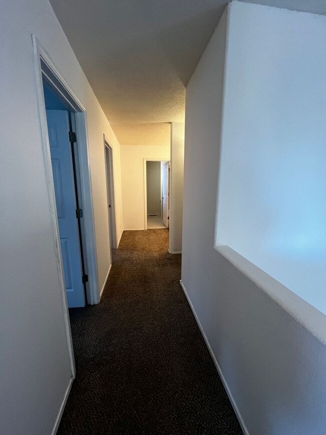 Building Photo - Beautiful 5 bedroom home located in Rio Rancho - Northern and Broadmoor 2200 sq ft