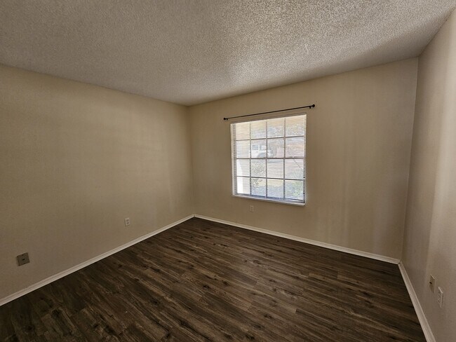 Building Photo - 312 Oak Track Pass