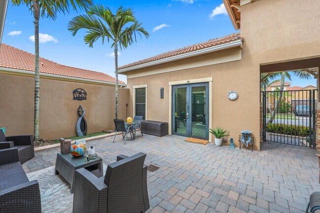 Building Photo - 9368 Cantal Cir E