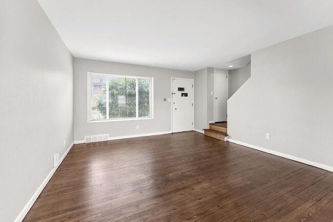 Building Photo - 24575 Kelly Rd