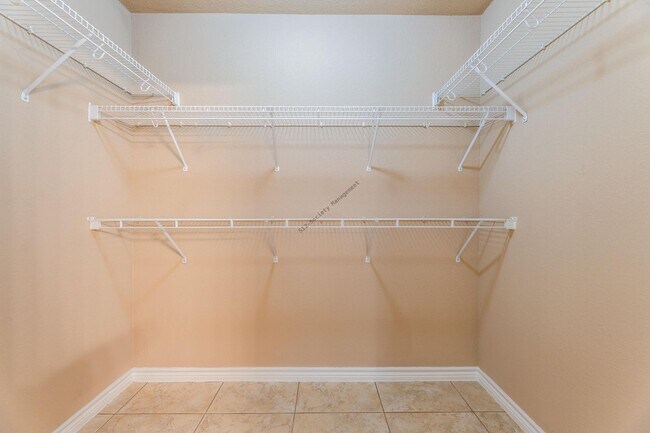 Building Photo - "Charming 3-Bedroom Home with 2 Full Baths in Pflugerville's Heart - 1315 Sq Ft of Comfort!"
