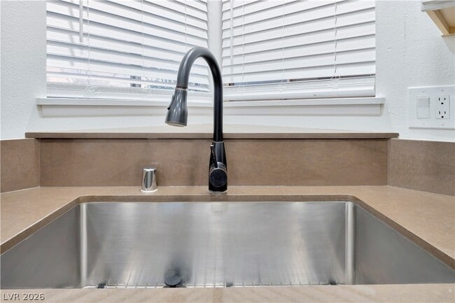 Building Photo - 105 Marigold Ln