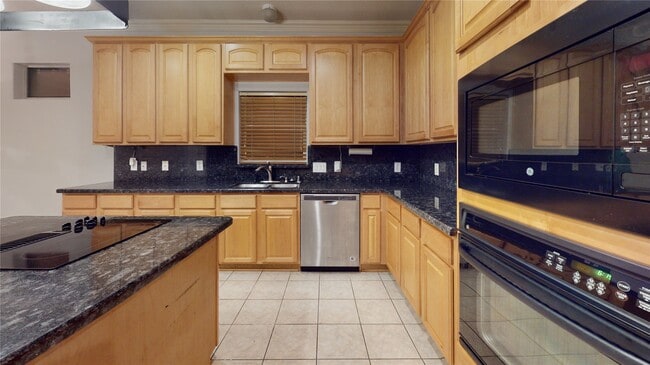 Building Photo - 5909 Sawyer Dr