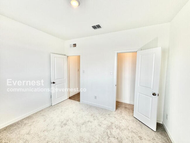 Building Photo - 1353 Rockwell Dr