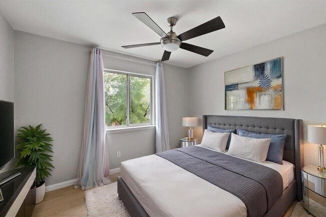 Building Photo - 12761 Council Bluff Dr