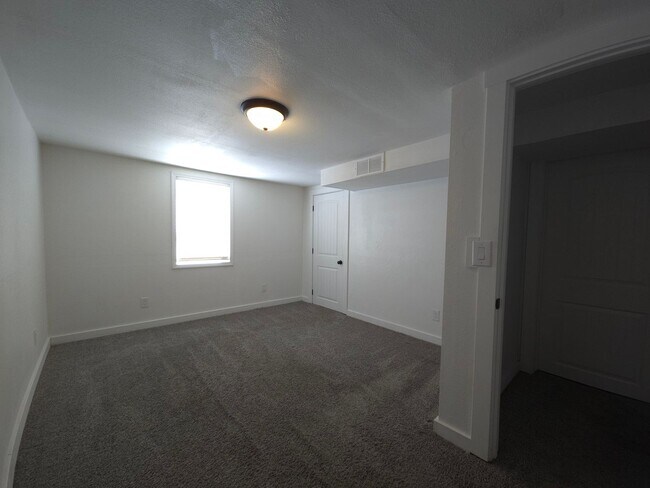 Building Photo - Old house charm with modern upgrades