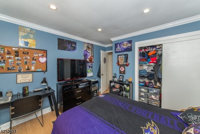 Building Photo - 305 Federal Hill Rd