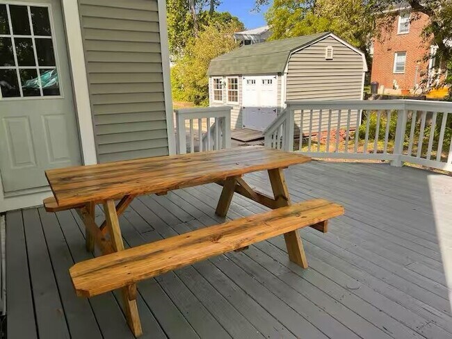 Building Photo - 15 Broadway Ave