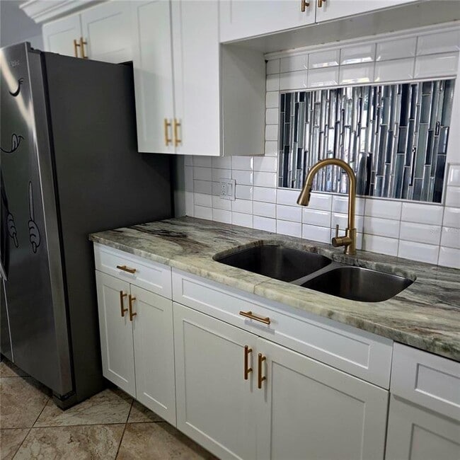 Building Photo - 5232 Sparrow Dr