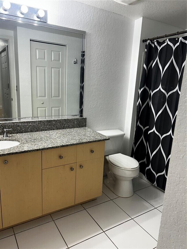 Building Photo - 2549 Centergate Dr