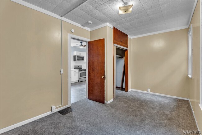 Building Photo - 212 Lockwood Ave