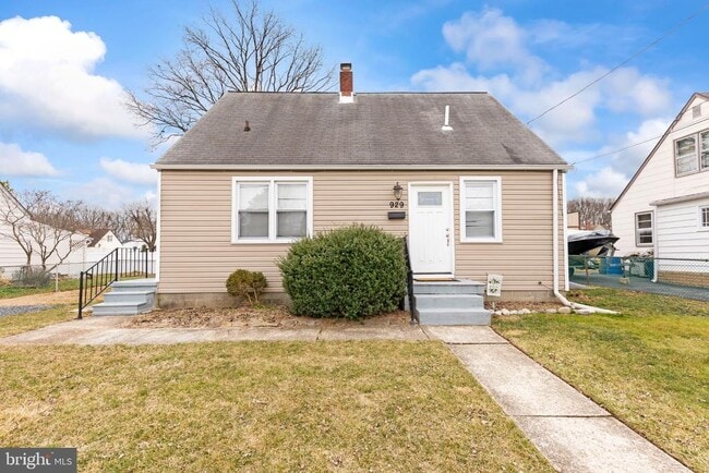 Building Photo - 929 Kinwat Ave