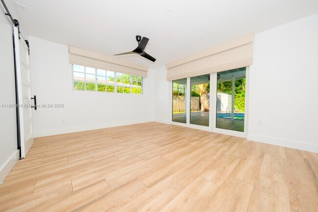Building Photo - 7520 Hispanola Ave