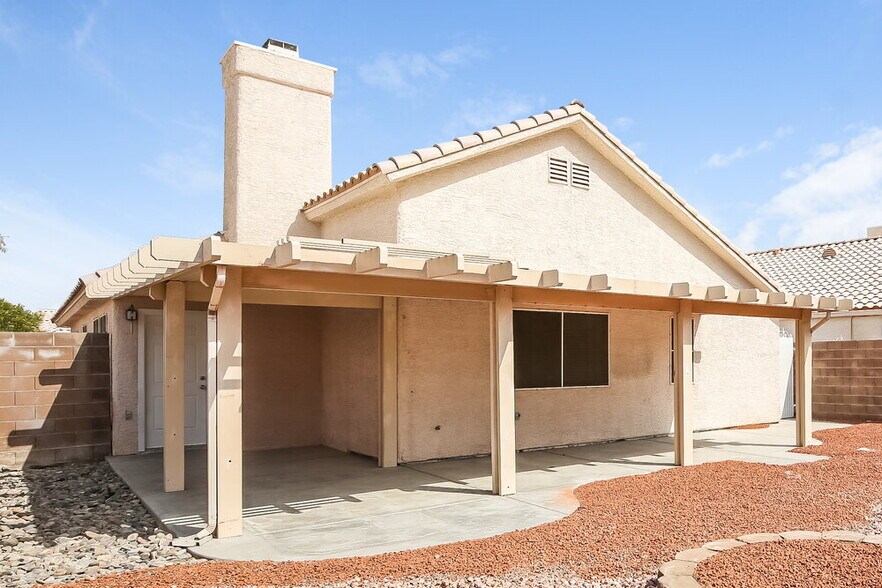 Building Photo - 4445 Cielo Ln