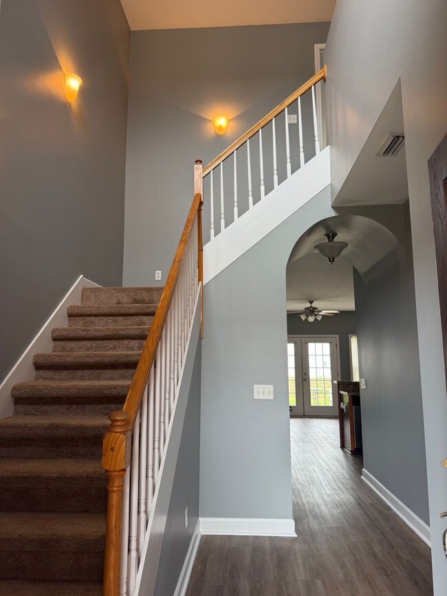 Building Photo - Available NOW -111 Peregrine Way-1/2 off the first month rent