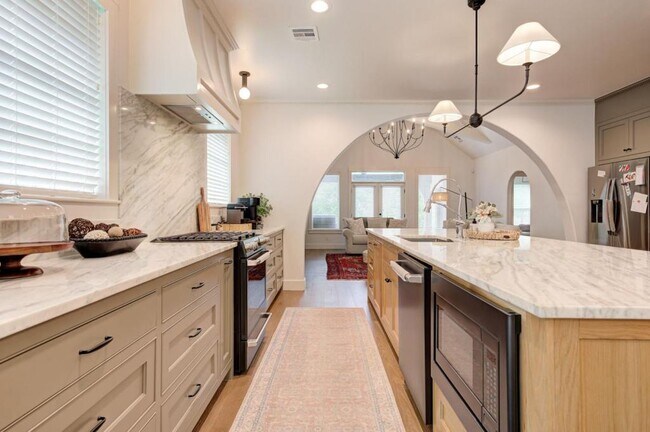 Building Photo - 4001 Stone Hl Ln