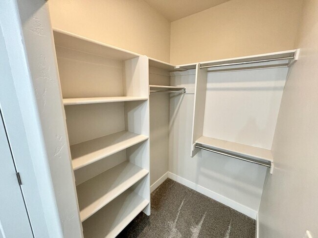 Building Photo - 374 S Willow Leaf Rd