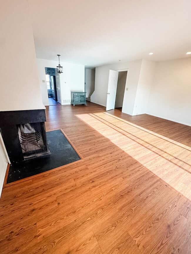 Building Photo - 3004 Shawnee Green