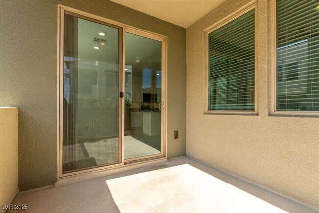 Building Photo - 11257 Rainbow Peak Ave