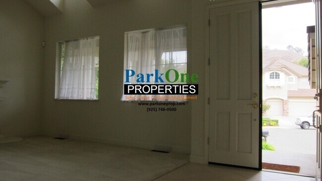 Building Photo - Large Danville Home with Pool