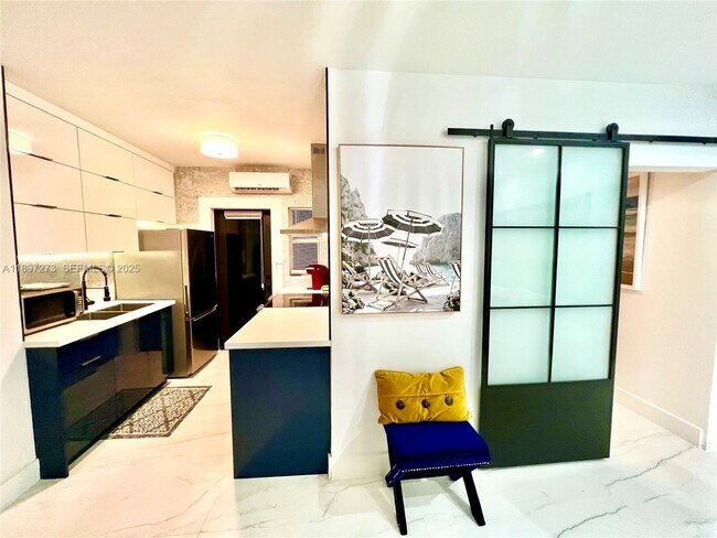 Building Photo - 8270 NE 1st Pl