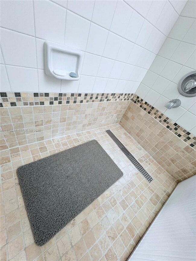 Building Photo - 1300 SW 125th Ave