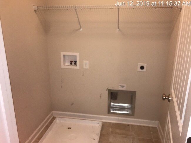 Building Photo - 124 Sorrel Ct