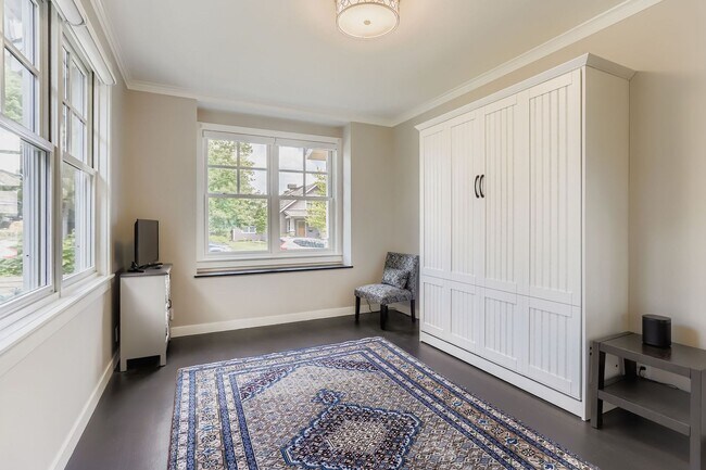 Building Photo - Beautiful Fully Furnished New Build in New...