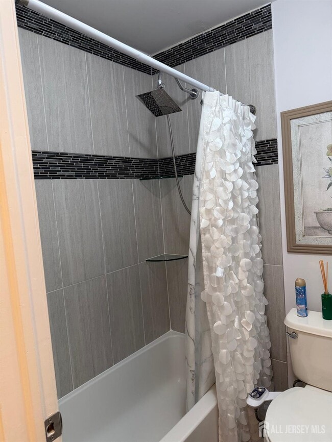 Building Photo - 652A Ardmore Rd